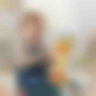 Interaktív plüss zsiráf | GIRADANCE